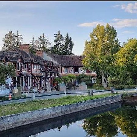 Le Moulin De Villiers Hotel Nouan-le-Fuzelier Exterior photo